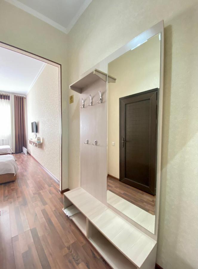 Отель Caravan Каракол Экстерьер фото