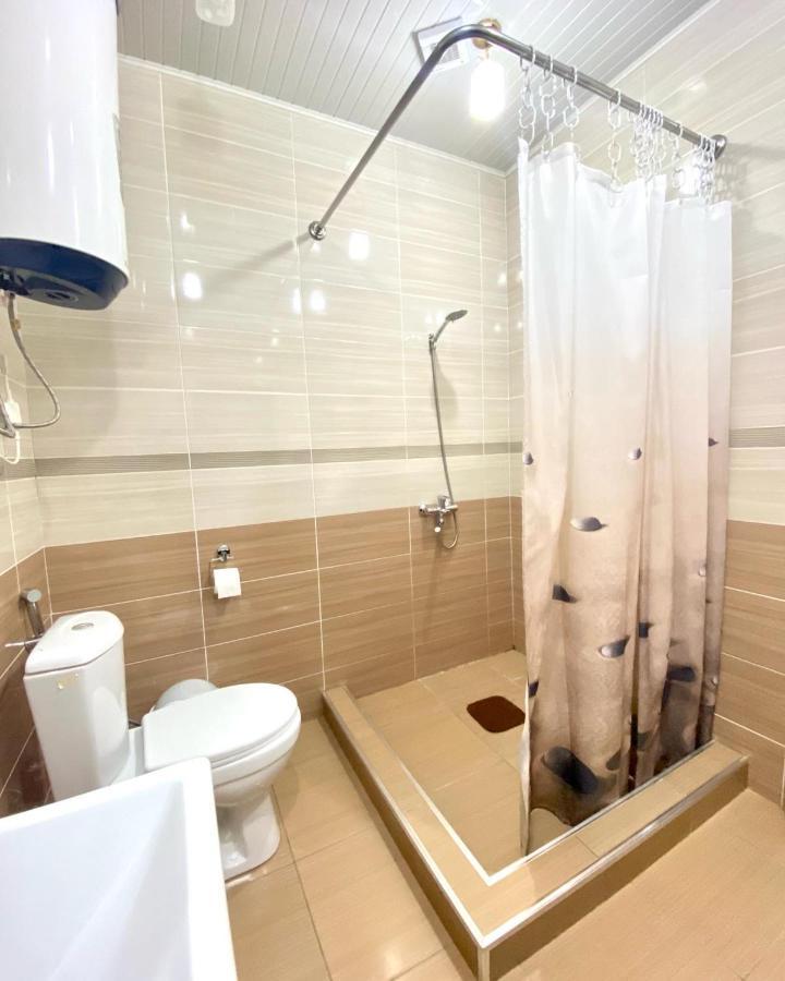 Отель Caravan Каракол Экстерьер фото