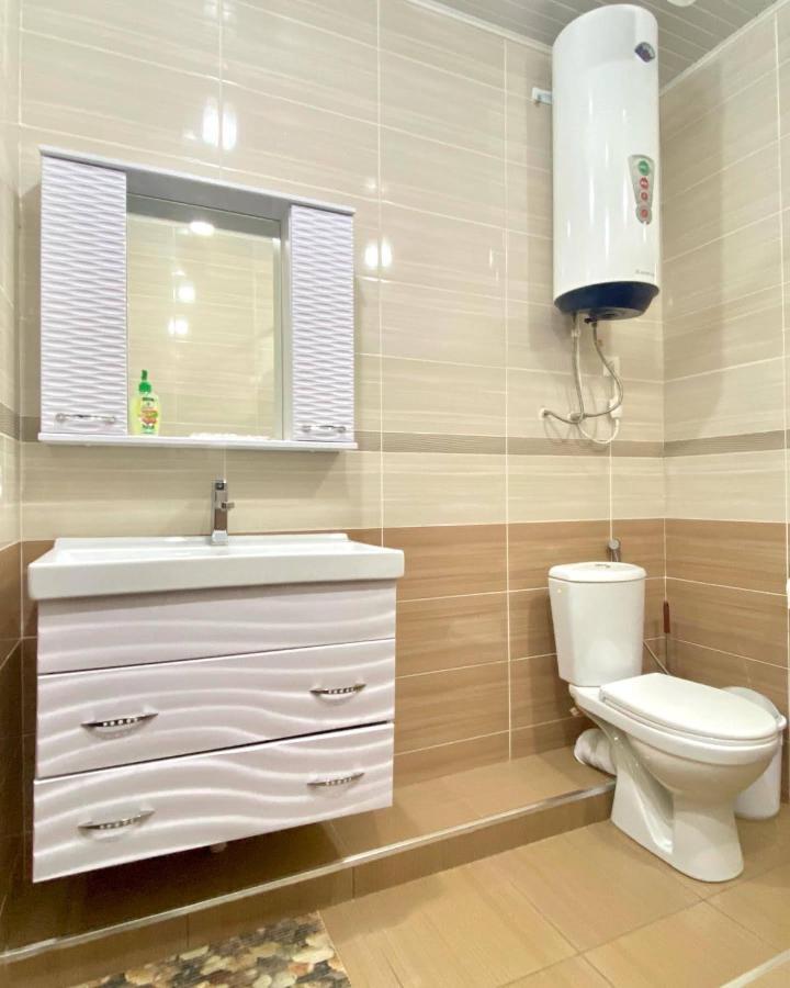 Отель Caravan Каракол Экстерьер фото