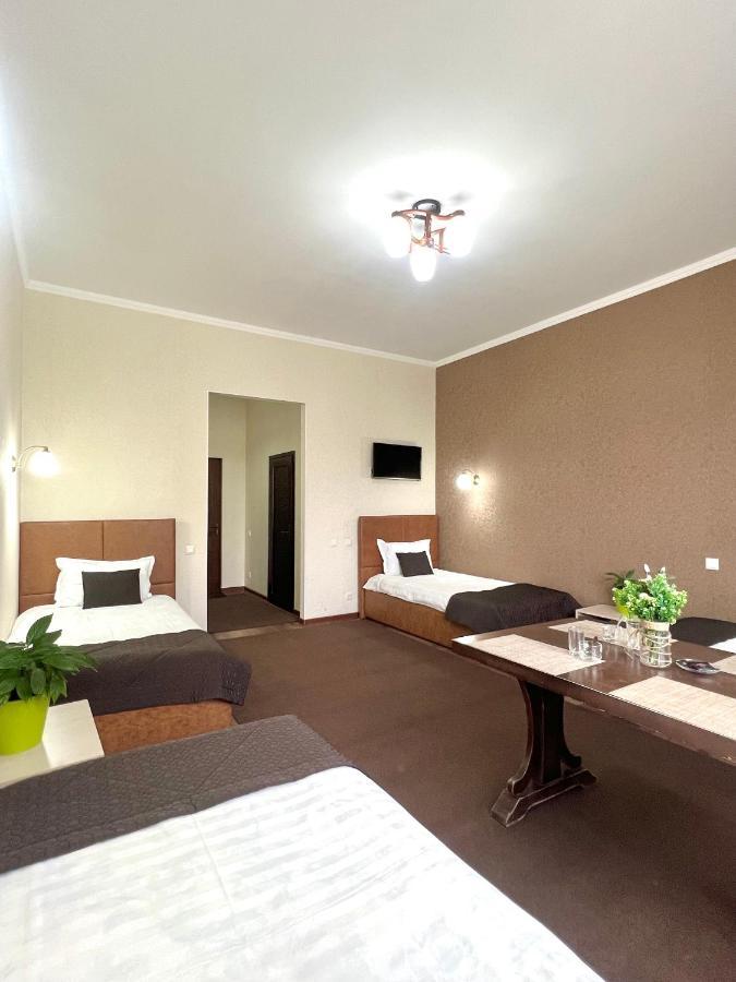 Отель Caravan Каракол Экстерьер фото